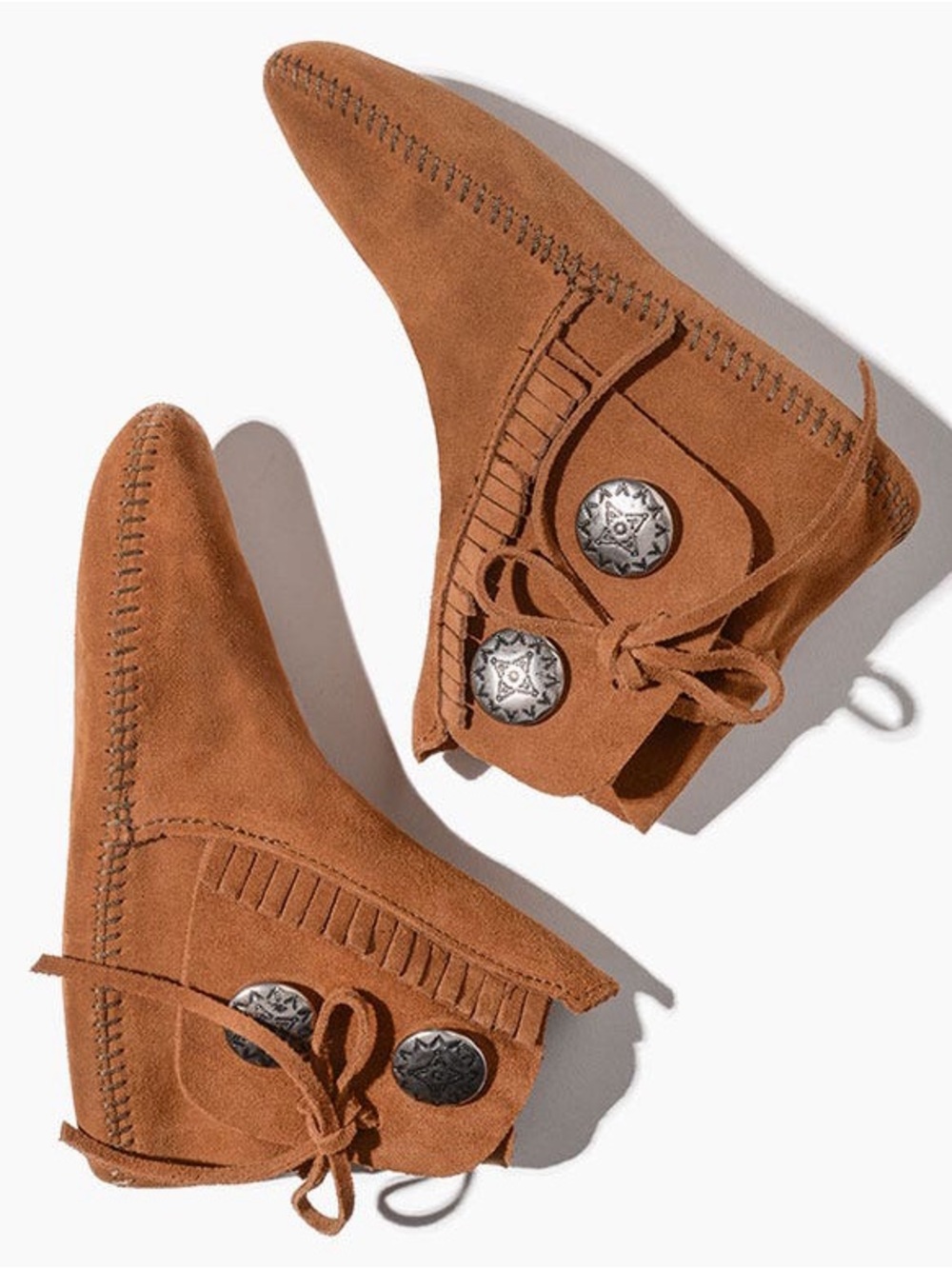 Minnetonka brown suede leather fringe buttoned moccasin bootie NWOT 9.5